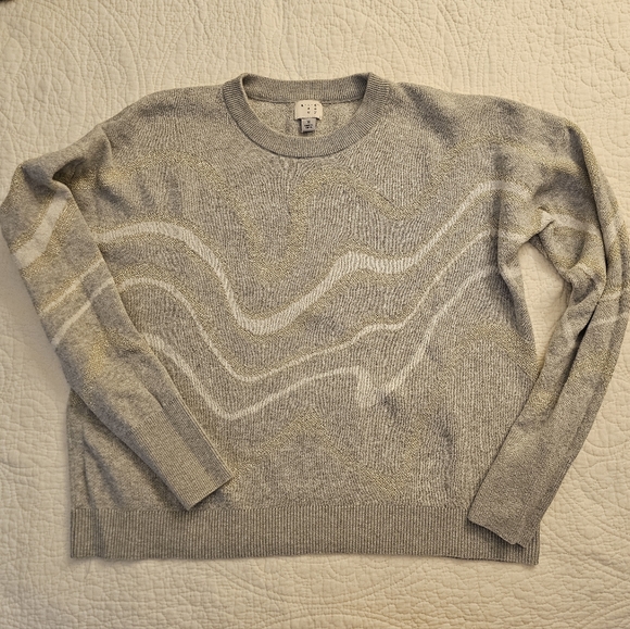 Silver and Metallic Gold Patterned Sweater (M) - Picture 3 of 10